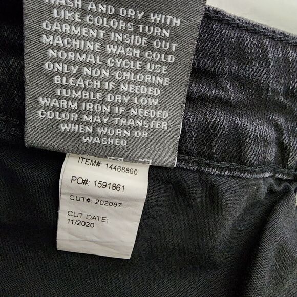 Torrid Womens Shorts Size 28 Black Button Fly 5 Inch Vintage Stretch High-Rise - Picture 8 of 9